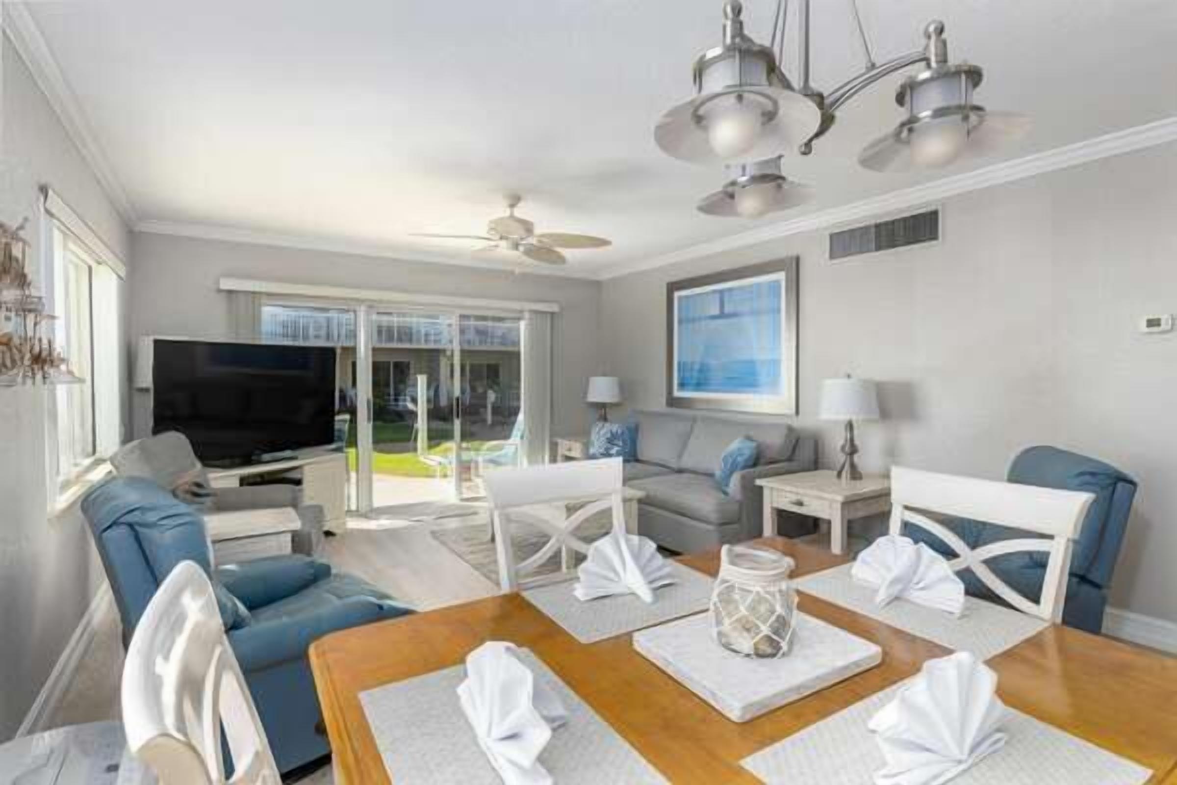 Apartment, Mehrere Betten, Balkon, Poolblick (Win-San C105) | Wohnbereich