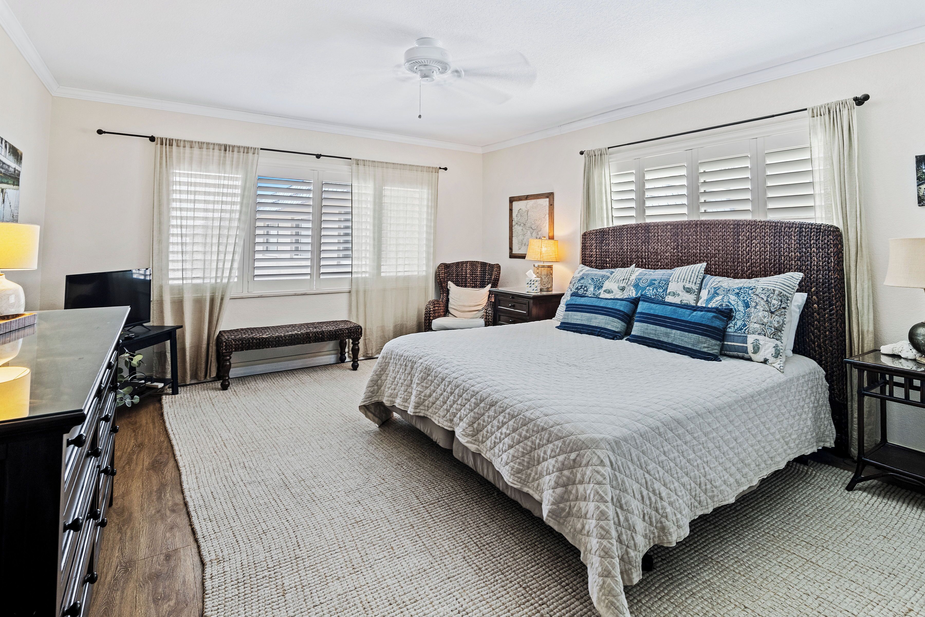 Condo, varias camas, balcón, vista al océano (Win-San B203 / No Availability) | 2 habitaciones, decoración personalizada y muebles diferentes 