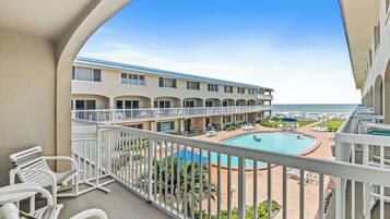 Kondominium, Beberapa Tempat Tidur, balkon, pemandangan samudra (Win-San B203 / No Availability) | Pemandangan dari kamar