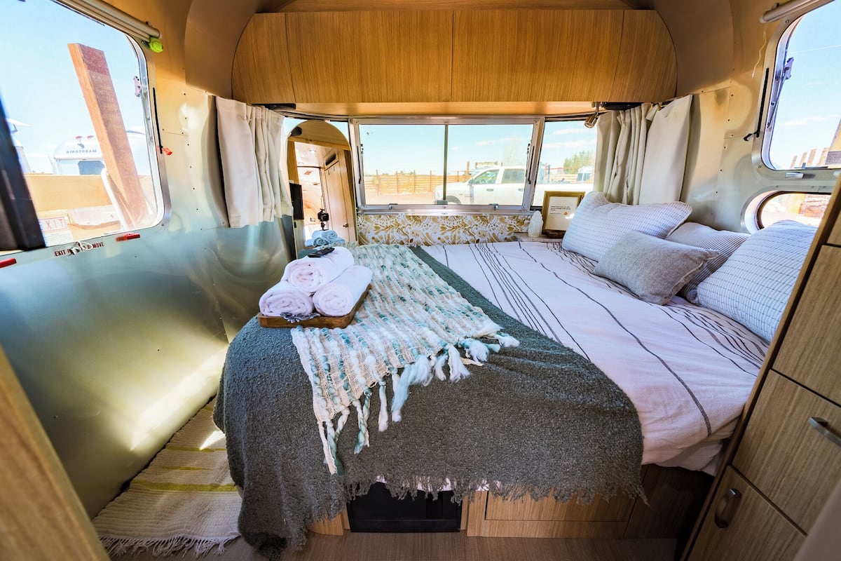 Habitación Deluxe doble, bañera de hidromasaje, vistas al desierto | Wifi gratis y ropa de cama