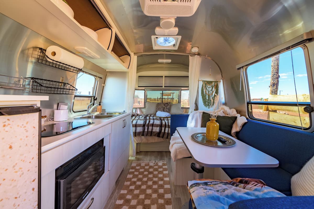 Habitación Deluxe doble, bañera de hidromasaje, vistas al desierto | Zona de estar