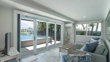 House, Multiple Beds (Curlew Beach Cottage) | Pool