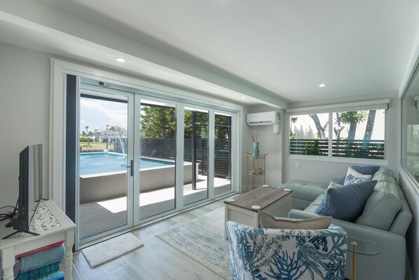 House, Multiple Beds (Curlew Beach Cottage) | Pool