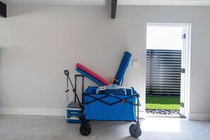 House, Multiple Beds (Curlew Beach Cottage) | Interior