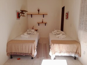 2 bedrooms, iron/ironing board, Internet, bed sheets