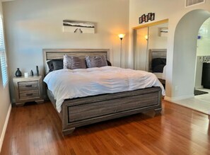 3 室のベッドルーム、セーフティボックス (室内)、アイロン / アイロン台、WiFi