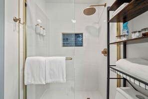 Shower, hair dryer, towels, soap - 2 King Suites: One Block to Oaklawn: 2 miles to HSNP (Hot Springs)