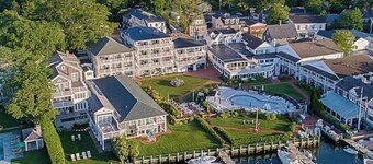 Charming Harborside hotel suite in enchanting Edgartown with AC