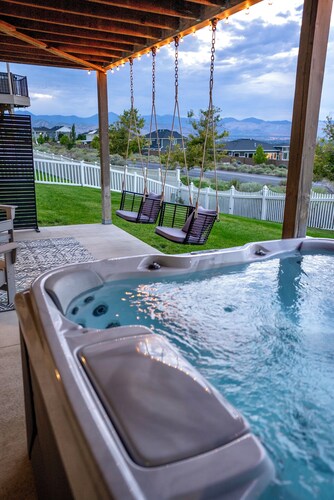 Luxury mountain home | 6BR + office, spa, sauna, game & bunk rooms, epic views