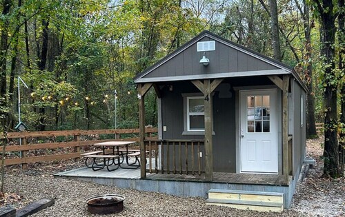 The Robin Hood Cabin