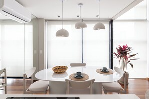 Deluxe Apartment, City View | Private kitchen