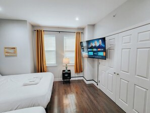 2 bedrooms, desk, iron/ironing board, free WiFi
