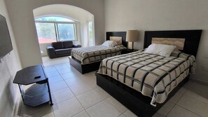 3 bedrooms, iron/ironing board, WiFi, bed sheets
