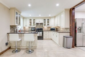 Fridge, microwave, stovetop, dishwasher - Fenced Yard & Pool Access: Lawrenceville Retreat! (Lawrenceville)