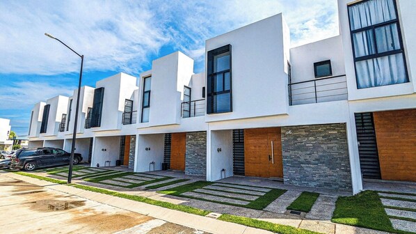 Exterior - New Home in gated community (Mezcales)