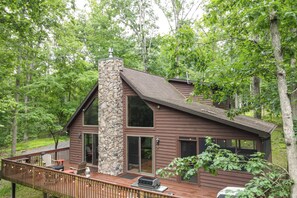 Exterior - Great Cacapon Mtn Cabin w/ Private Hot Tub + Views (Great Cacapon)