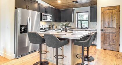 Brand New Modern Mountain Loft in Show Low