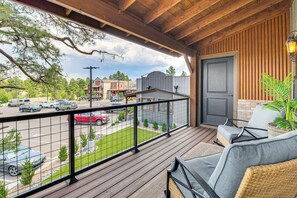 Property grounds - Brand New Modern Mountain Loft in Show Low (Show Low)