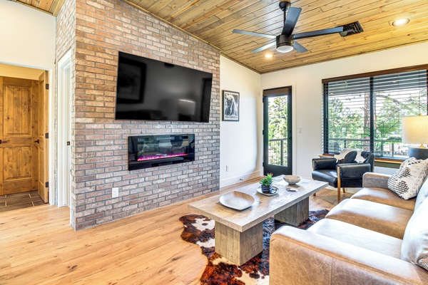 Show Low Vacation Rental | 2BR | 2BA | 1,020 Sq Ft | Stairs Required