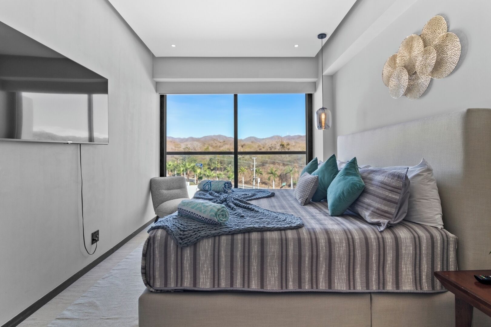 2 chambres, fer et planche à repasser, Wi-Fi, draps fournis