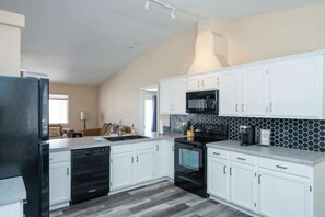 Fridge, microwave, dishwasher, toaster