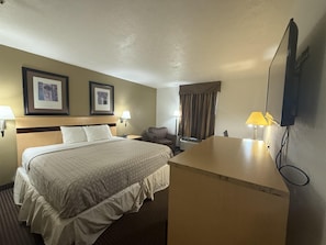 Standard Room, 1 King Bed, Accessible, Refrigerator & Microwave