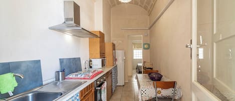 Four Ă micro-ondes, surface de cuisson