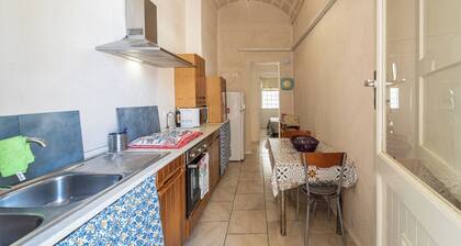 BEAUTIFUL THREE-ROOM APARTMENT IN THE CENTER