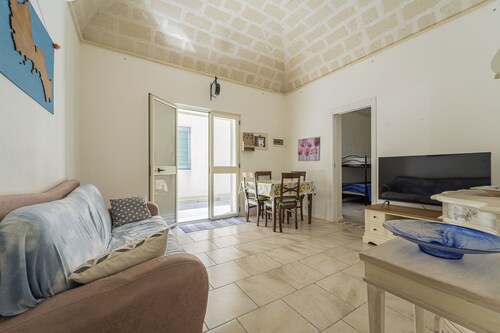 BEAUTIFUL THREE-ROOM APARTMENT IN THE CENTER