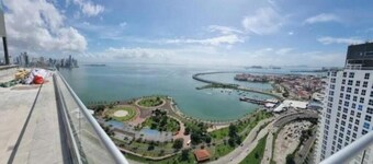 Spectacular apartment near Casco Antiguo!