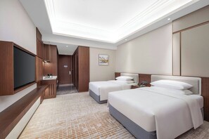 Executive Room, 2 Double Beds | Lounge