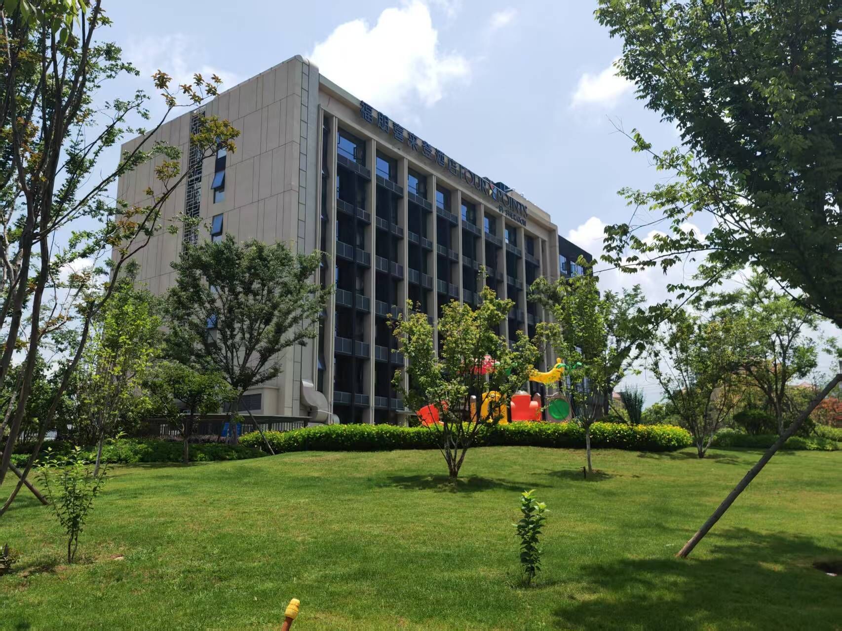 Phòng Superior, 2 giường đôi, quang cảnh vườn | Bộ đồ giường cao cấp, chăn bông, nệm Select Comfort 