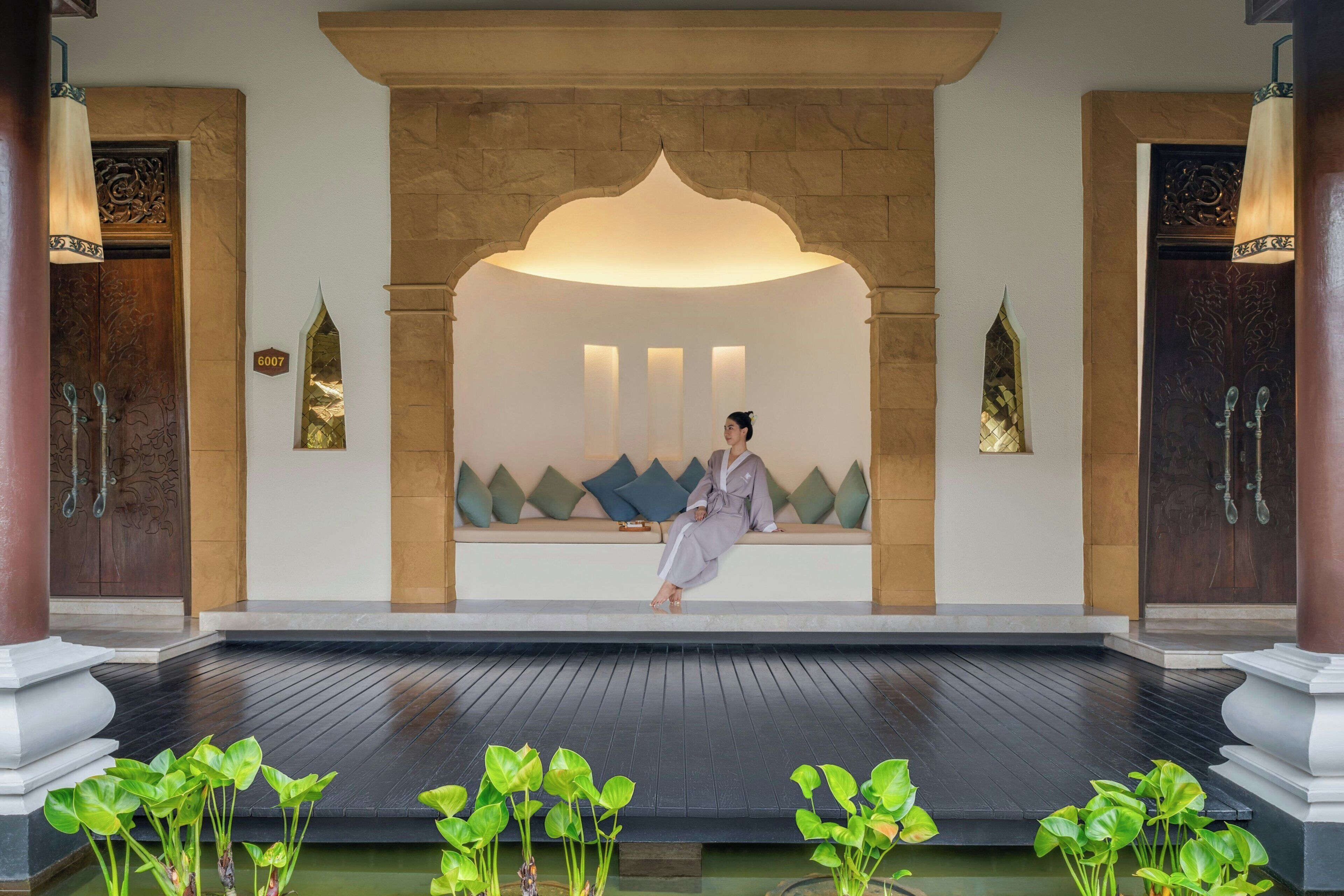 Sauna, Thai massages, 15 treatment rooms, massages