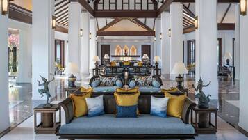 4 bars/lounges, 2 swim-up bars, 2 poolside bars