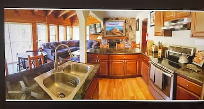 CLOSEST HOME TO A CHAIRLIFT ON THE PLANET!!!! SLEEPS 8, CLEAN, WIFI, VIEWS.