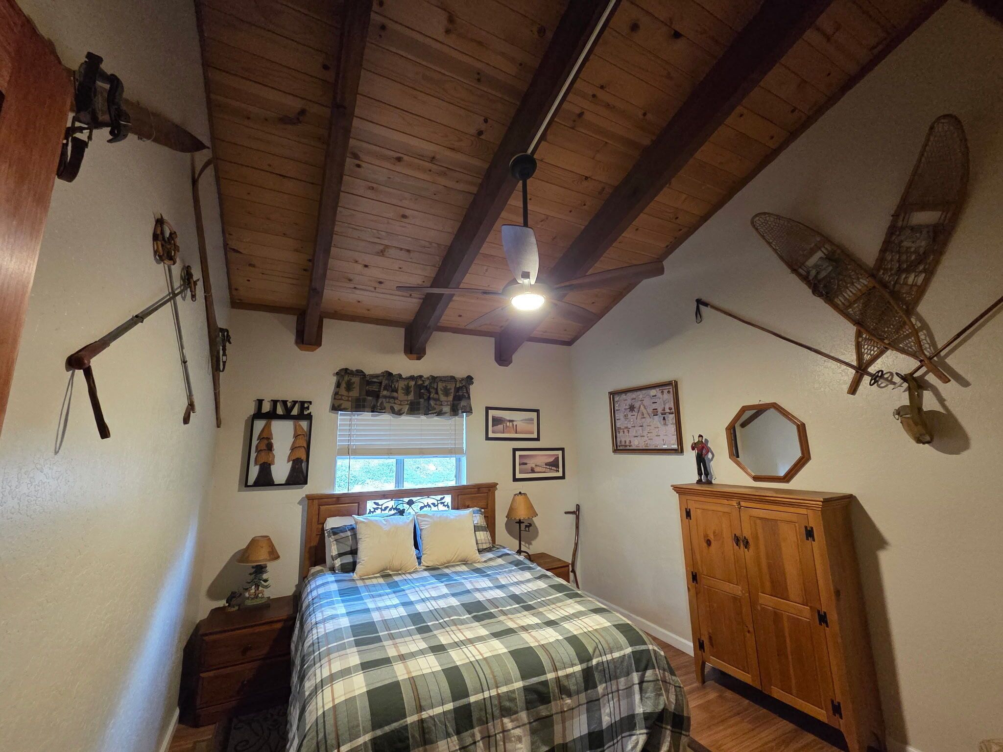 3 habitaciones, tabla de planchar con plancha y wifi gratis 
