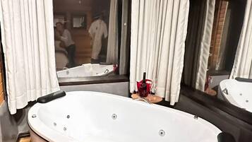 Deluxe Double Room, Patio | Free WiFi