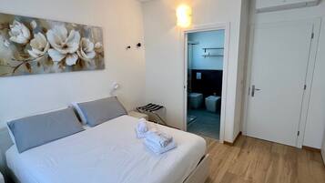 1 chambre, fer et planche Ă  repasser, Wi-Fi, draps fournis