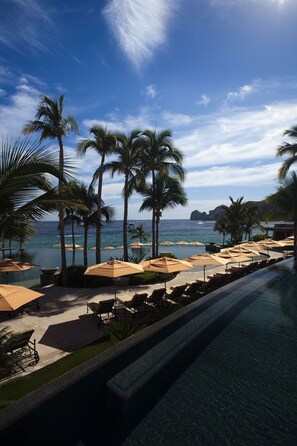 Outdoor pool - Hacienda Beach Villa – Luxury 4BR Penthouse with Stunning Ocean Views (Cabo San Lucas)