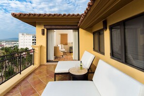 Terrace/patio - Hacienda Beach Villa – Luxury 4BR Penthouse with Stunning Ocean Views (Cabo San Lucas)