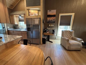 Interior - The Sandtown 3 bedroom Cabin (Vian)