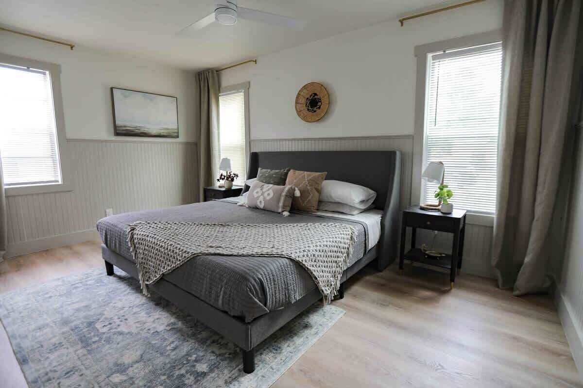 3 quartos, ferros/tábuas de passar roupa, Wi-Fi, roupa de cama