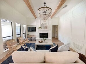 TV, fireplace, offices