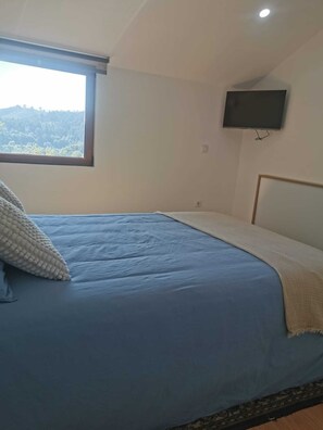 Fer et planche à repasser, draps fournis