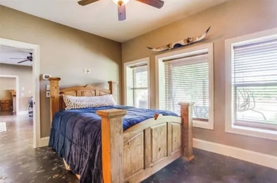 4 makuuhuonetta, silitysrauta/-lauta, Wi-Fi, vuodevaatteet