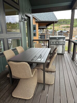 Outdoor dining - Perfect 3-bedroom townhome in Winter Park (Winter Park)