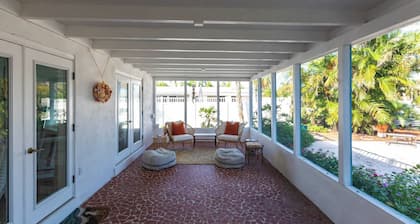 Charming 2-bedroom house in gorgeous Longboat Key