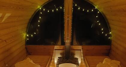 Stylish vacation apartment with barrel sauna in the countryside