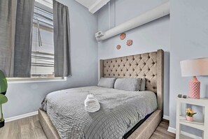1 habitación, tabla de planchar con plancha, cuna de viaje y wifi 