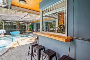 Indoor pool - Tranquil Waterfront • Enclosed pool • Kayaks (Oakland Park)